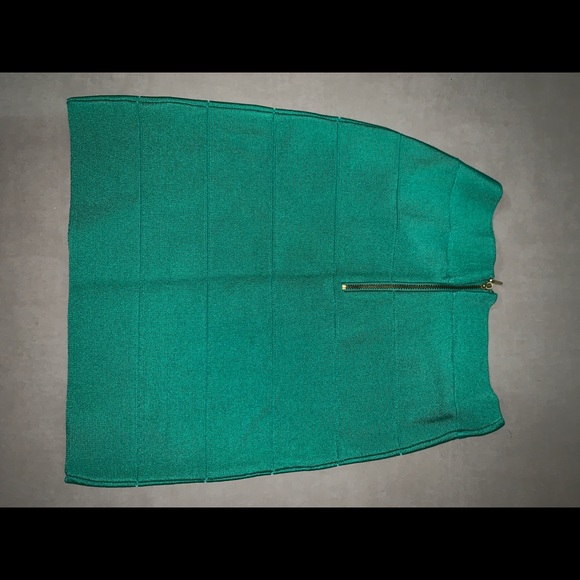 Brand New Bebe Bandage Mini Skirt with tags - XS - Picture 3 of 3